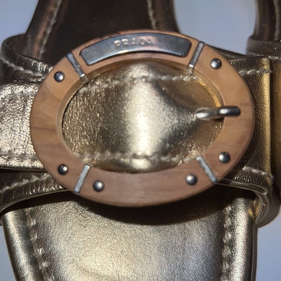 Prada gold flat slides with wood round buckle and silver Prada logo - Picture 3 of 9